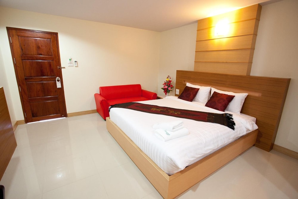 Amnauysuk Hotel 22/47