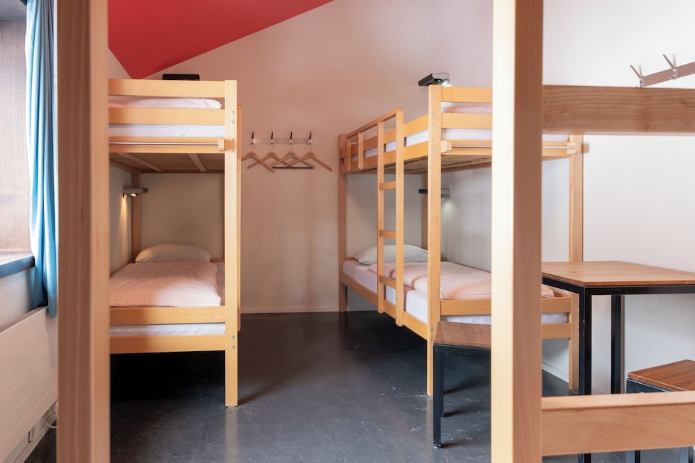Youth Hostel Zermatt 36/64