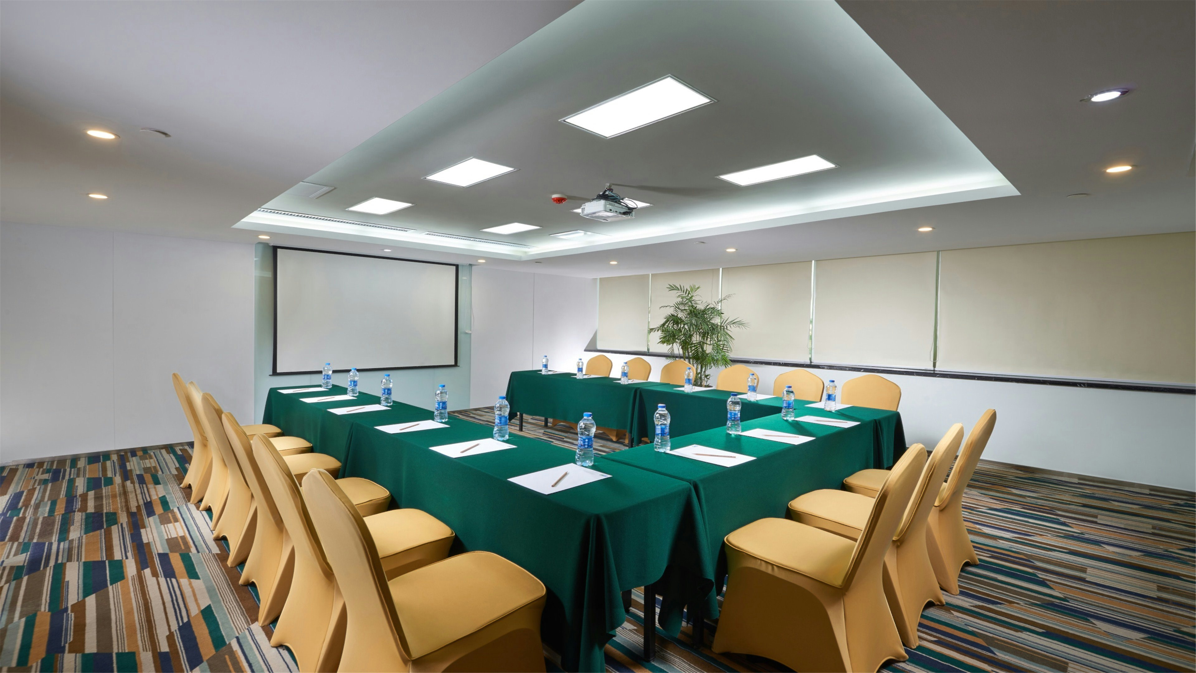 HOLIDAY INN EXPRESS HEFEI DOWNTOWN 58/80