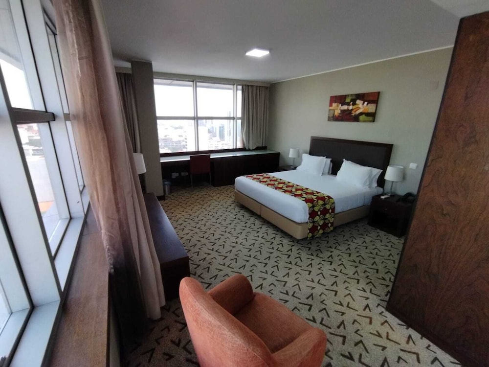 SKYNA HOTEL 11/45