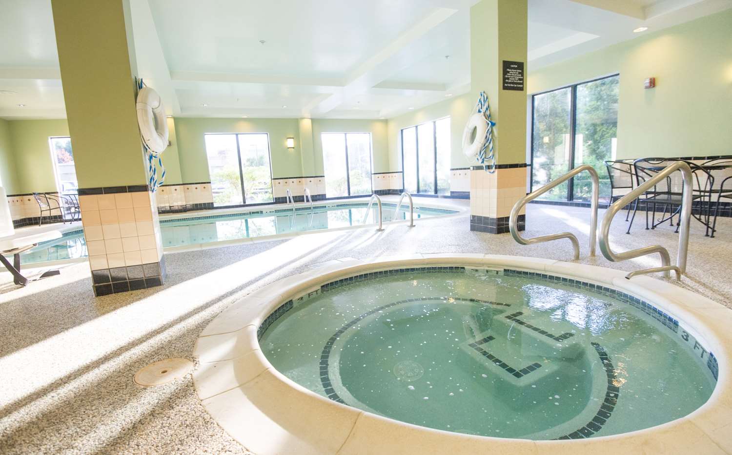 swimming pool spa
