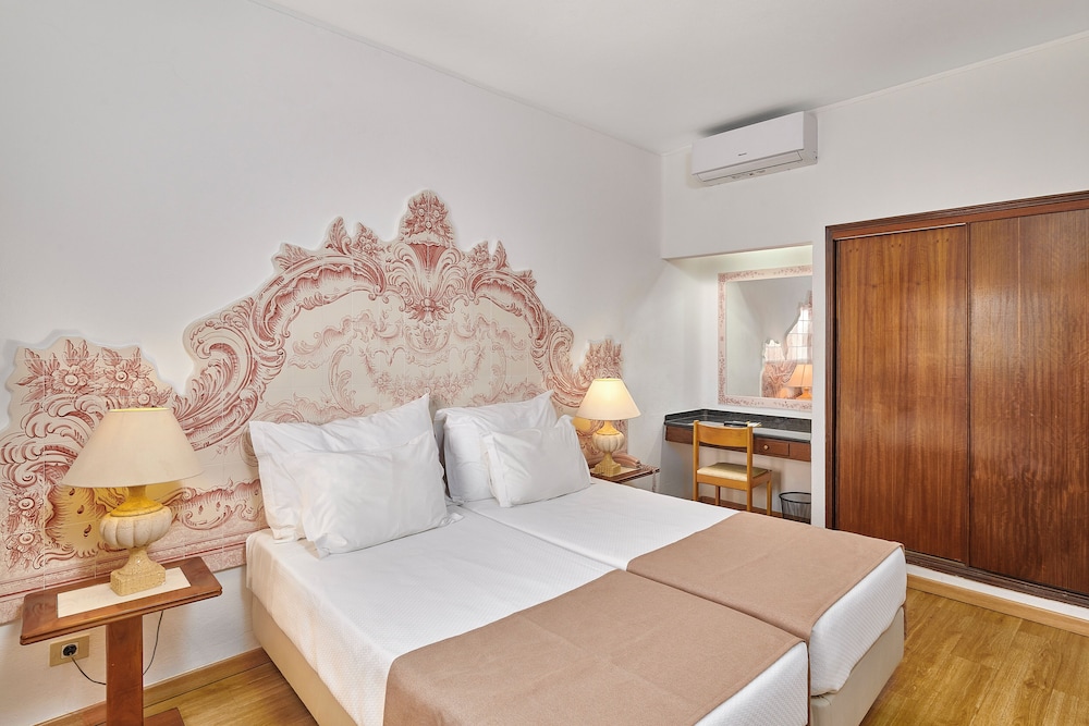 1 BEDROOM, APARTMENT, POOL VIEW