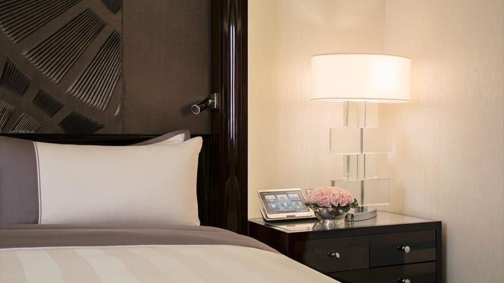The Peninsula Paris 51/56