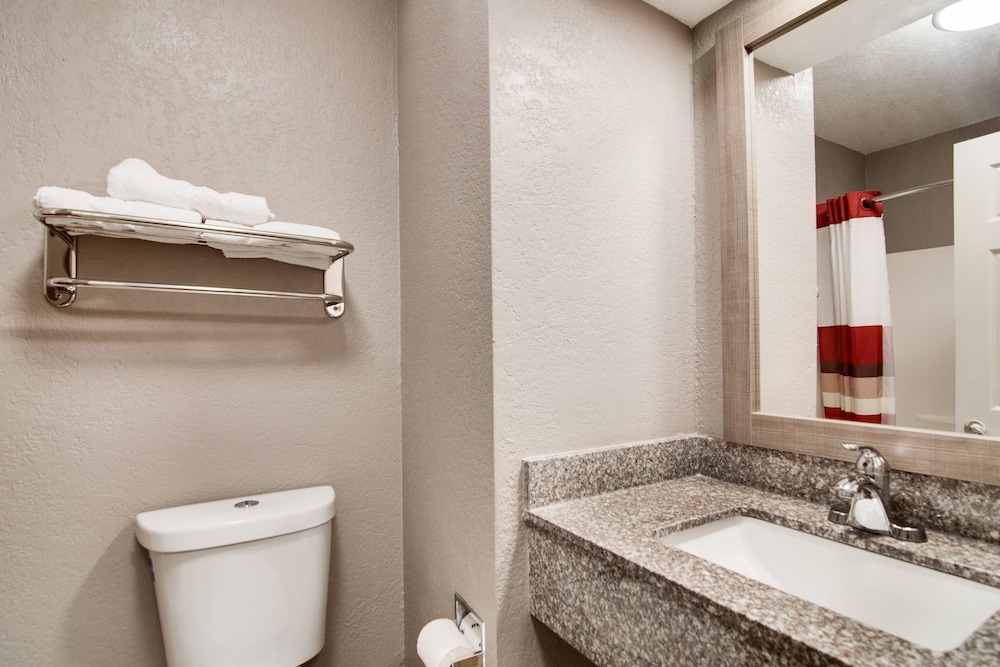 Red Roof Inn And Suites Pensacola Nas Corry 23/44