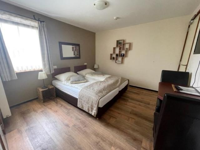 Hotel Kreutzer 3/21