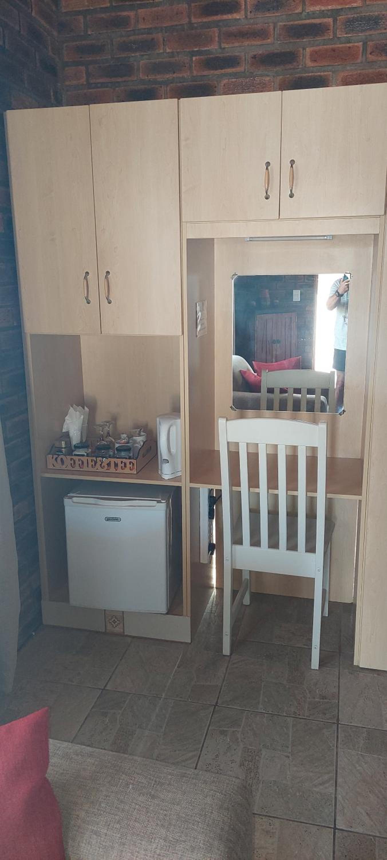 SuNel's Guest Rooms 1/16
