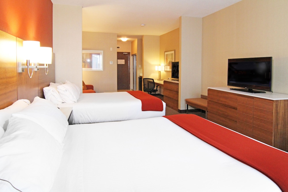 Holiday Inn Express And Suites Calgary Nw University Area 13/73