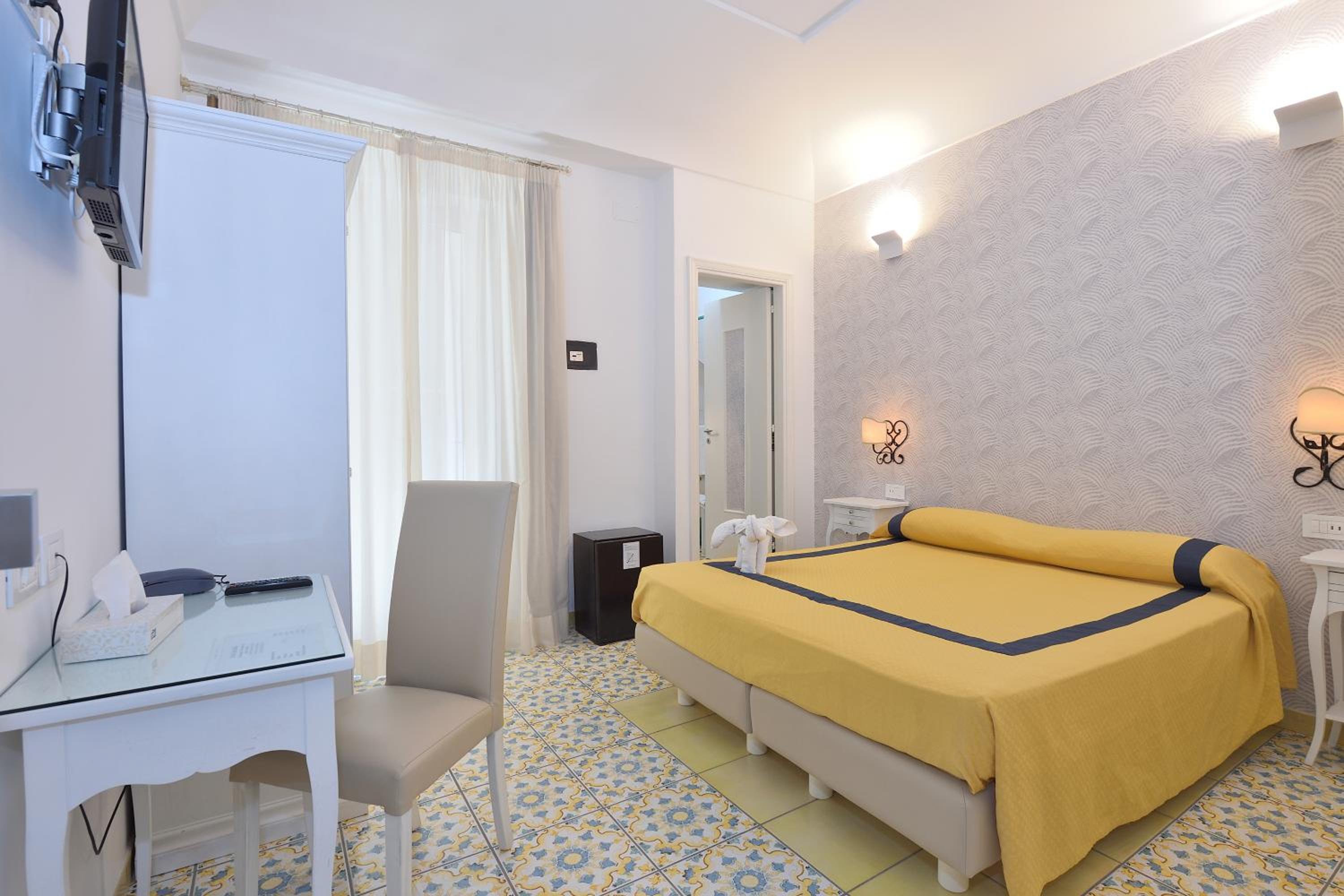 Economy, Double Bed