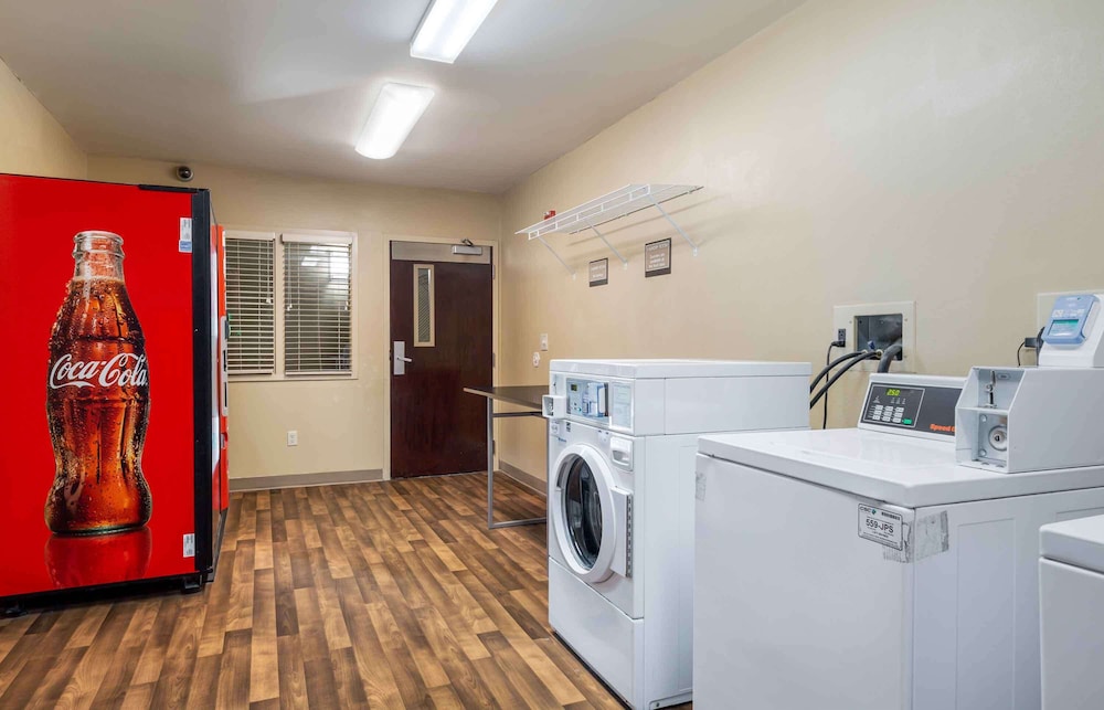 Extended Stay America Providence West Warwick 8/53