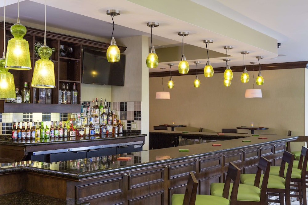 Hilton Garden Inn Hampton Coliseum Central 30/53