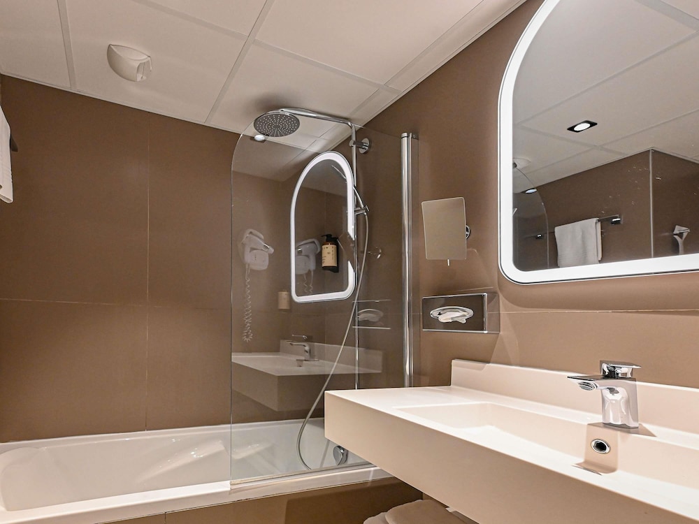 MERCURE BLOIS CENTRE 74/74