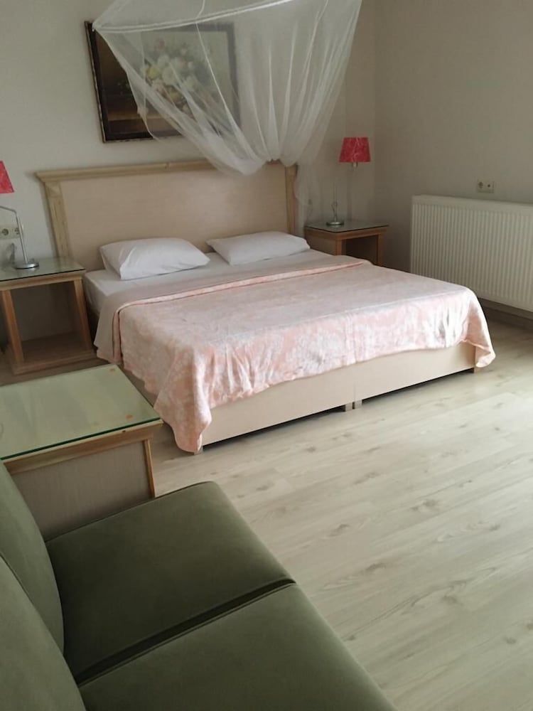 Melaike Otel 37/72