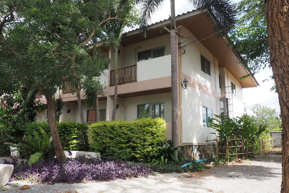 Phutawan Kan Resort 4/42