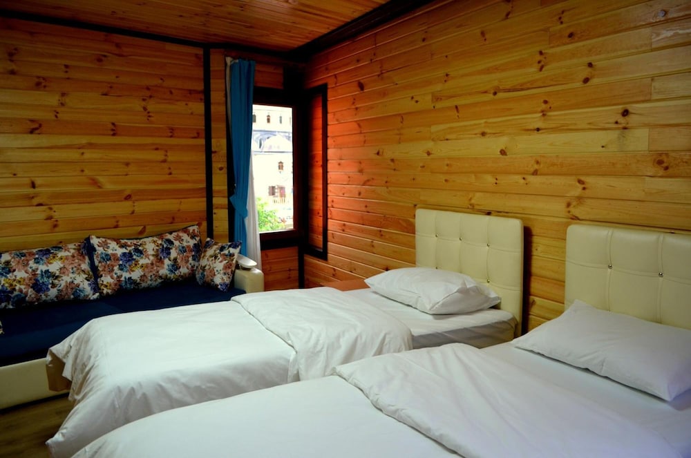 CONDO, DOUBLE BED, LAKE VIEW, 2 SOFA