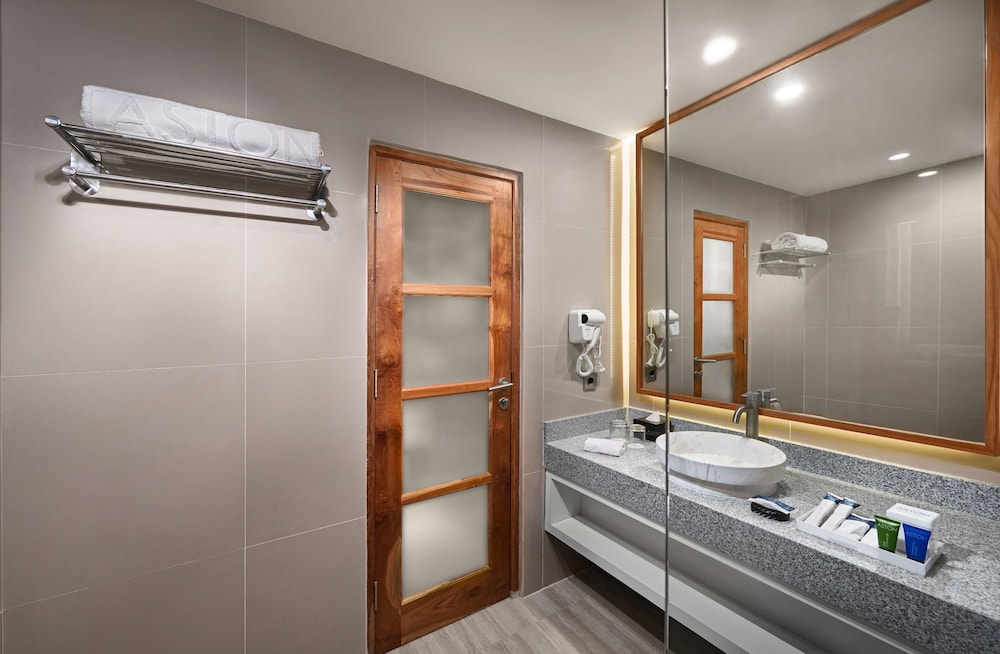 Aston Inn Jemursari Surabaya 34/36