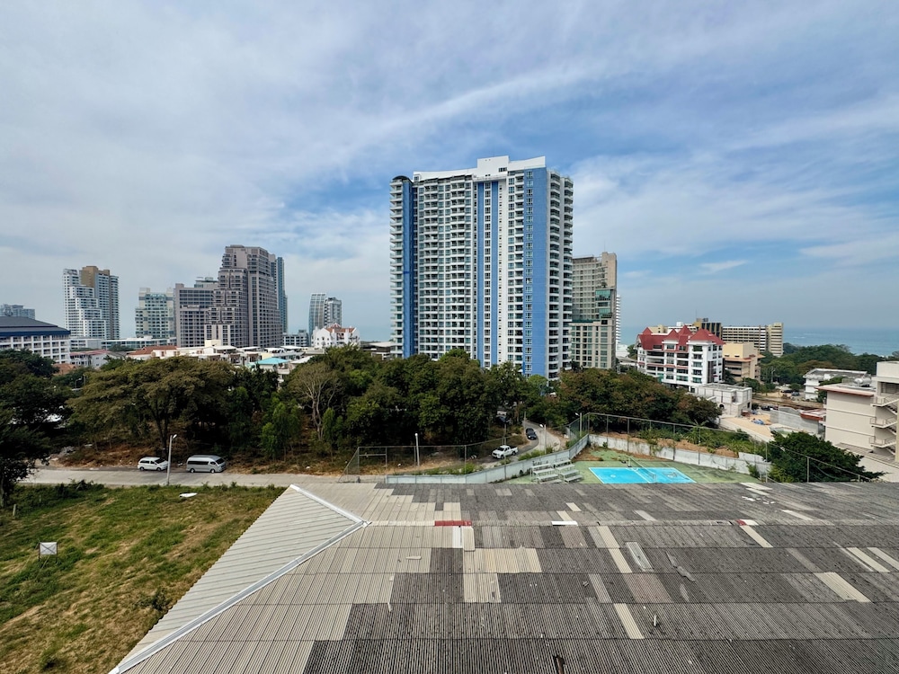The Point Pratumnak by PSR ASIA 40/50