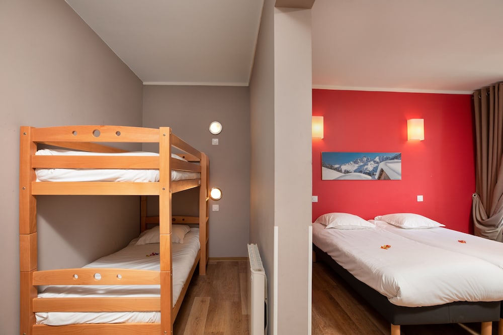 SOWELL RESIDENCES New Chastillon 18/76