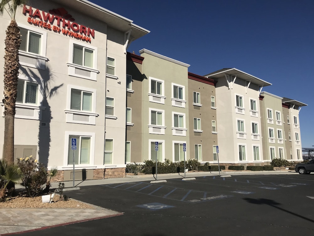 Hawthorn Suites By Wyndham Victorville 2/33