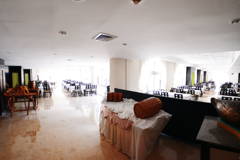 El Mehdi Beach Resort 46/84