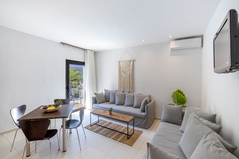 La Stella Suites 41/64