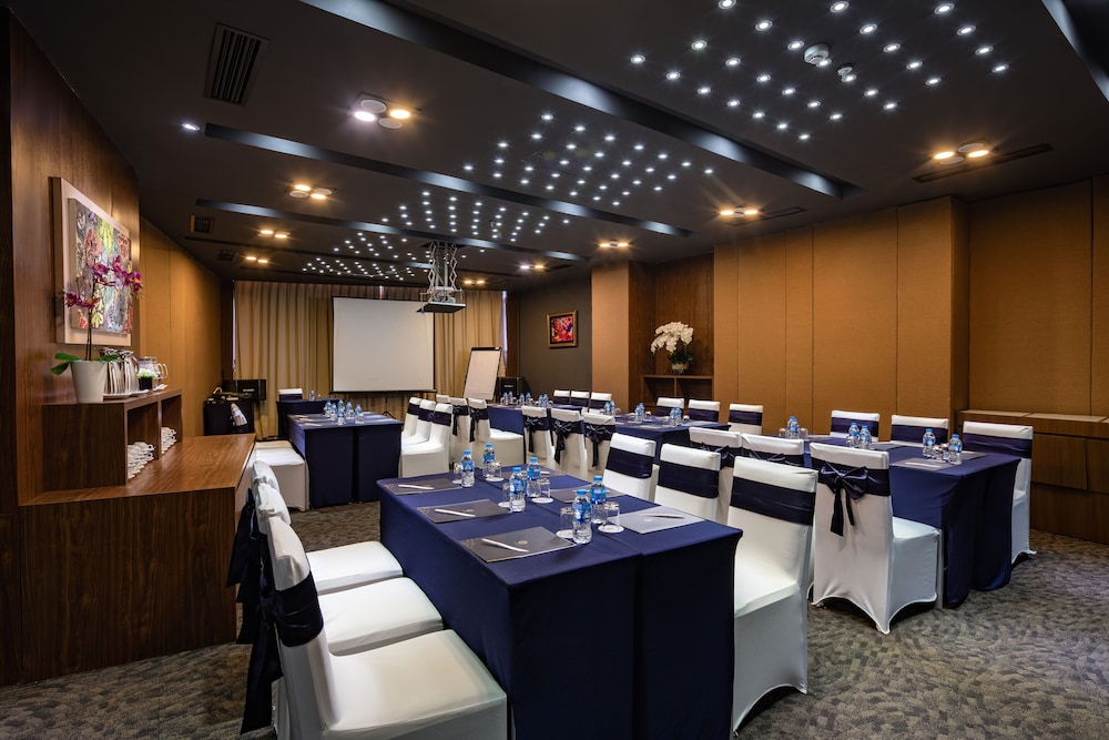 Authentic Hanoi Boutique Hotel 58/64