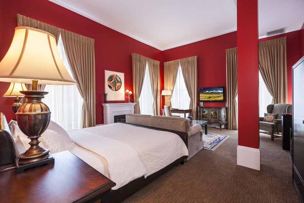 LHotel Montreal 24/74