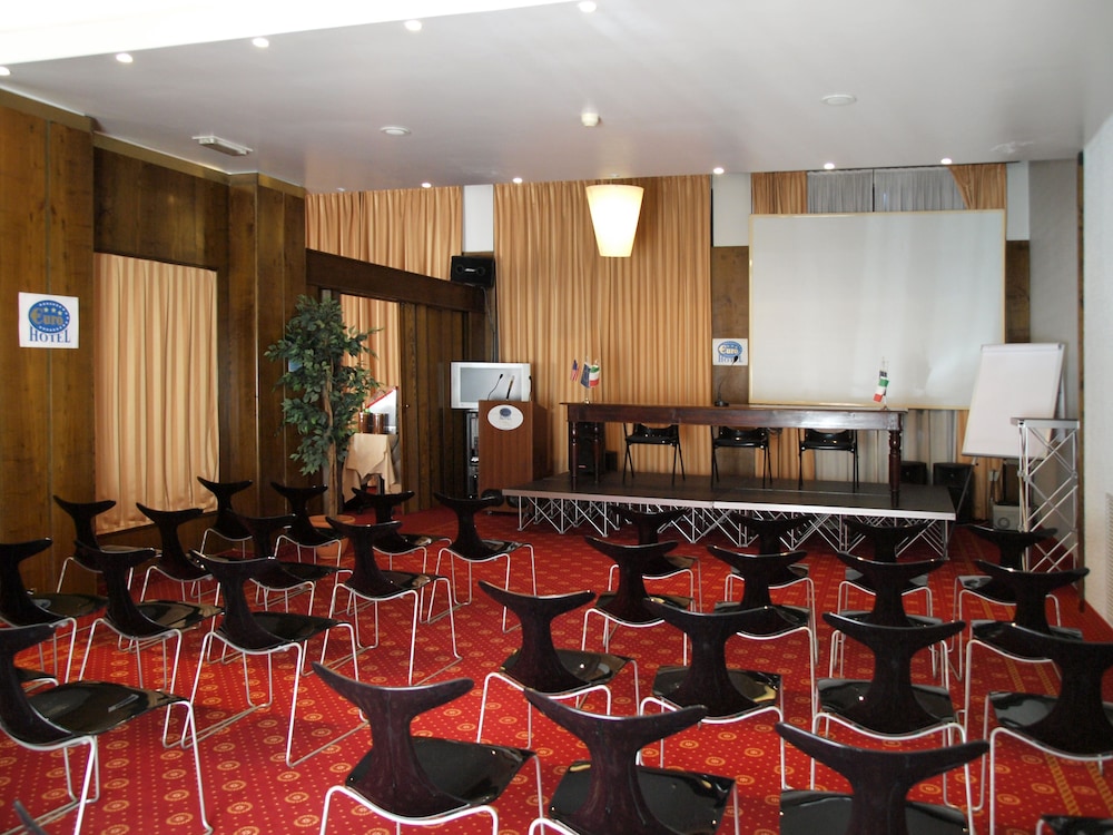 Euro Hotel 5/38