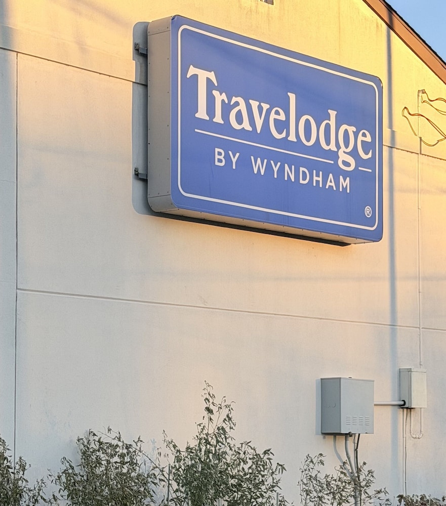 Travelodge by Wyndham Bellmawr 5/21