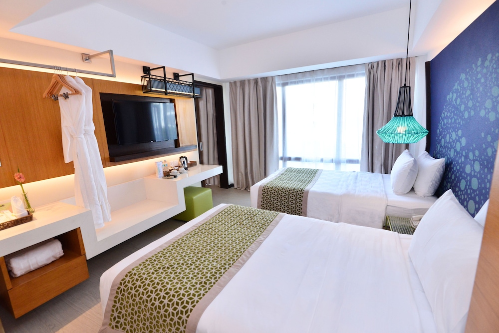 Hue Hotels Resorts Boracay 23/67