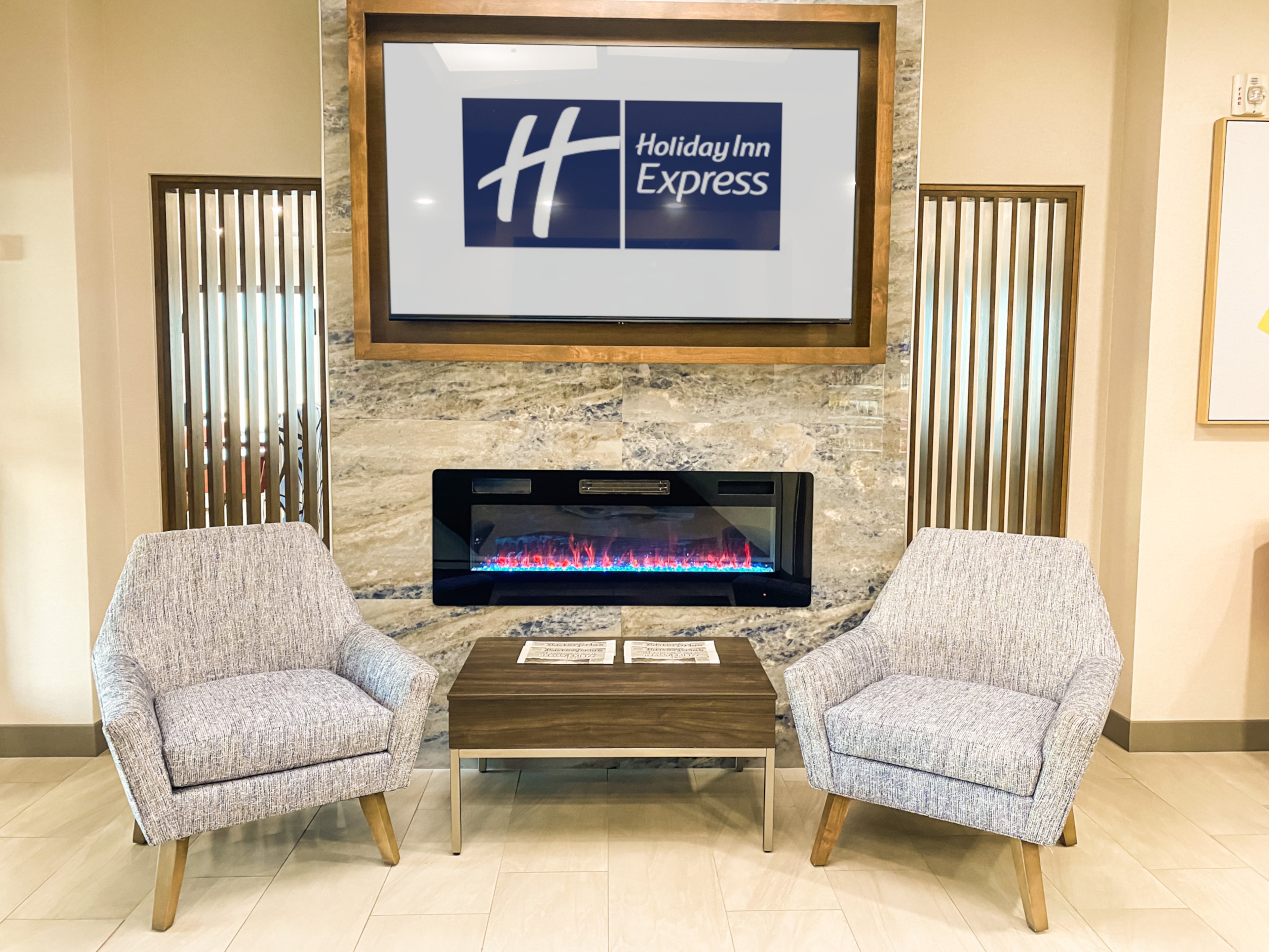 Holiday Inn Express Hotel & Suites Frazier Park 38/67