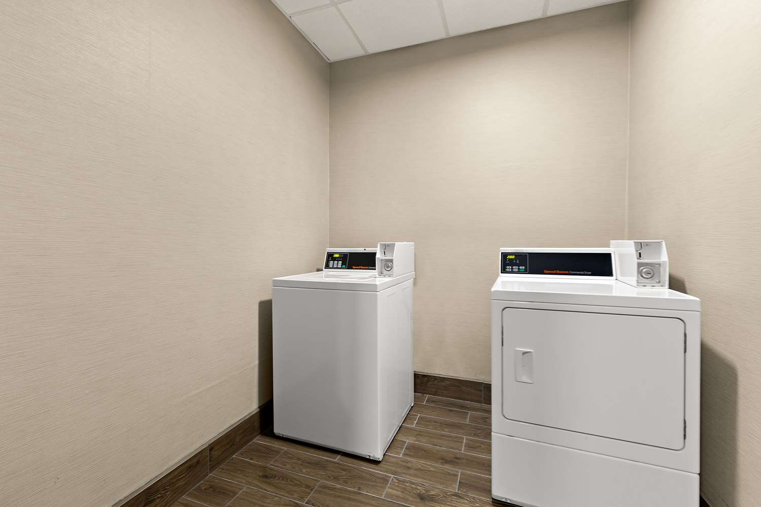 Comfort Suites Nashville 39/46
