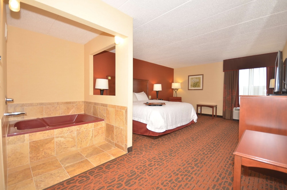 Hampton Inn Troy 11/28