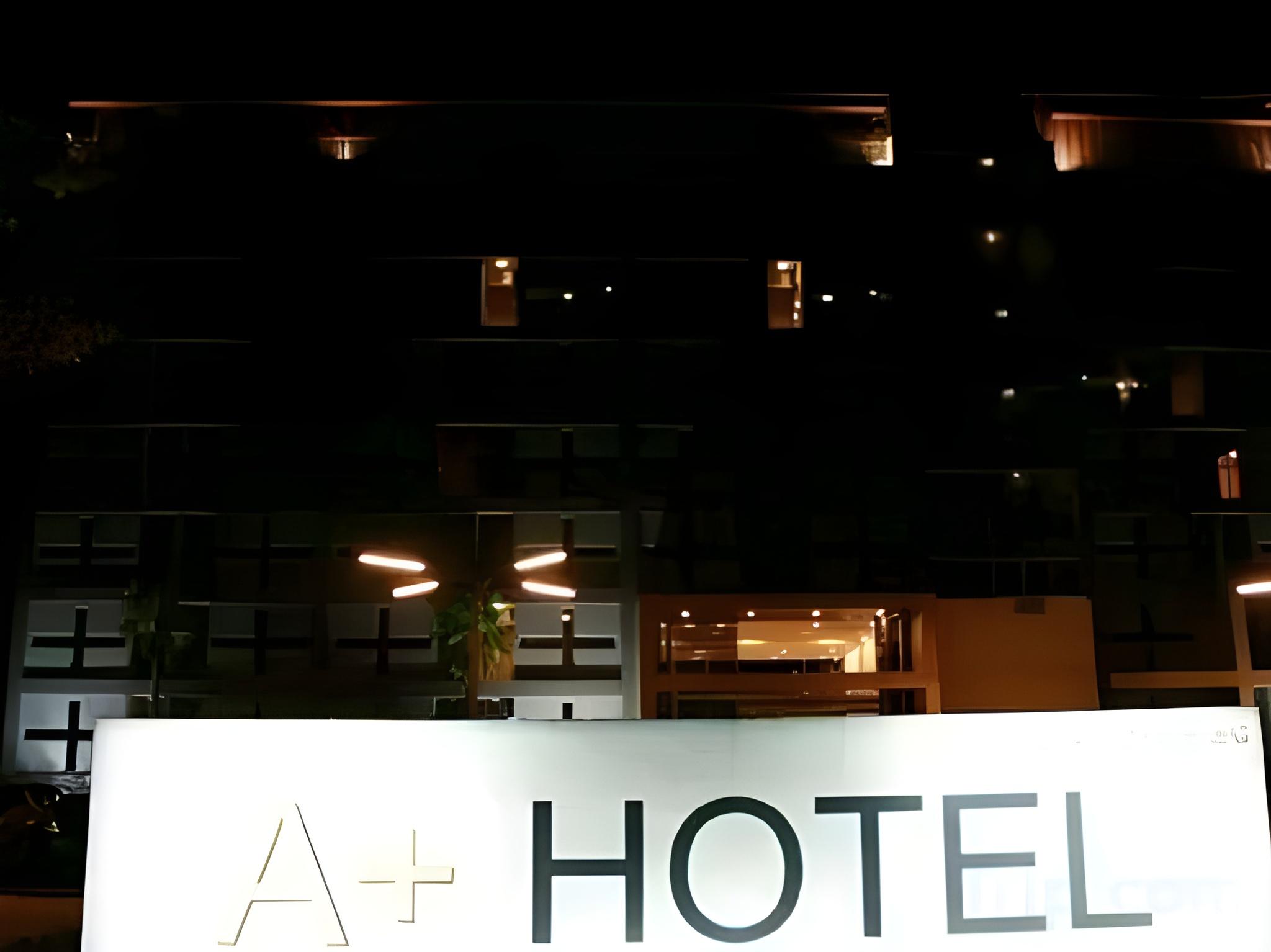 A Hotel 4/58