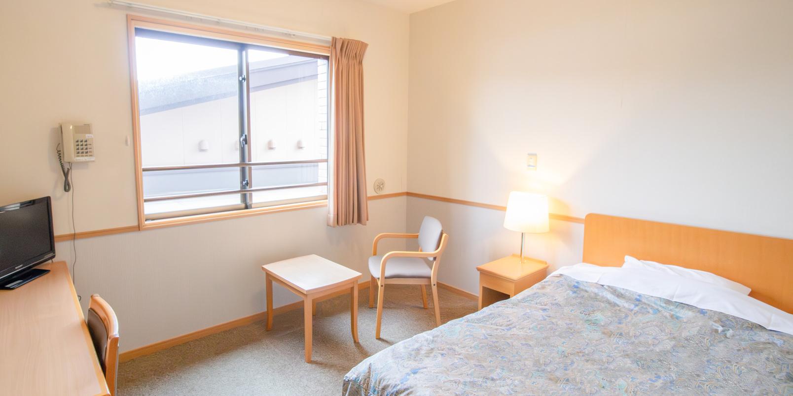 Petite, Twin Beds