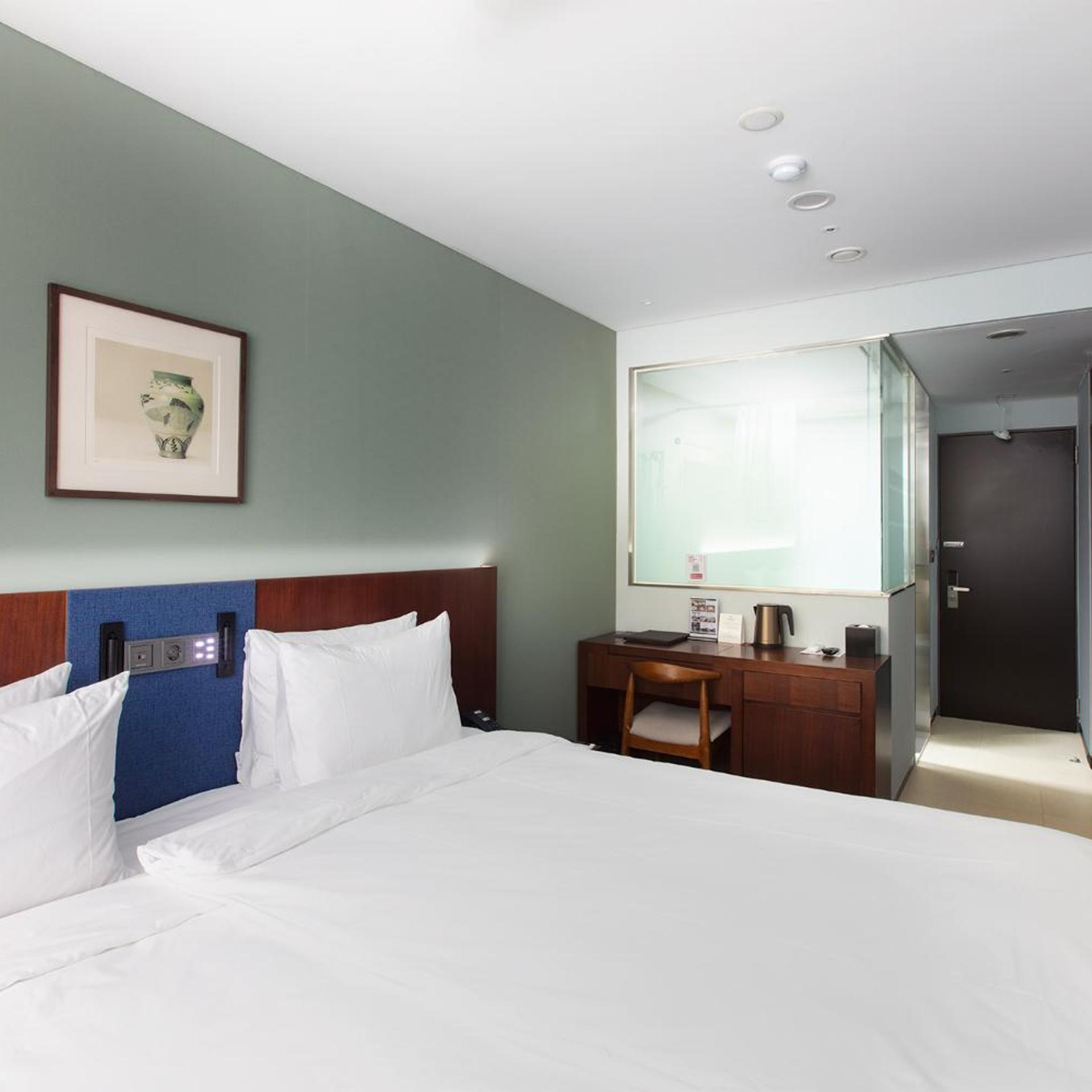 STANDARD, KING BED