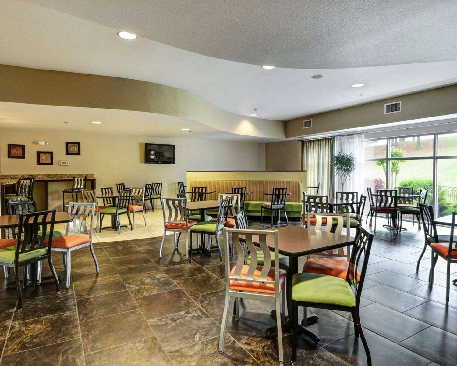 Comfort Suites Hot Springs 37/49