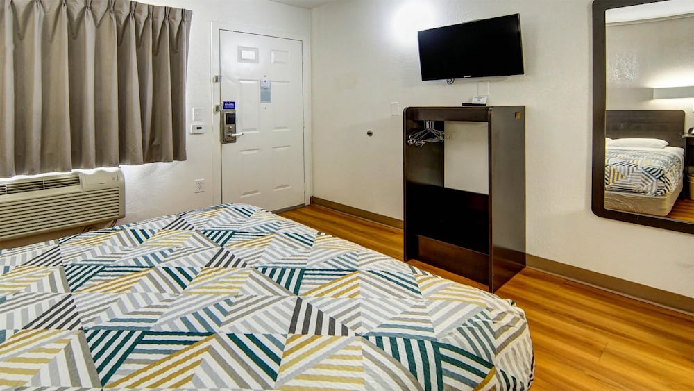 Motel6 Longview, TX 43/64
