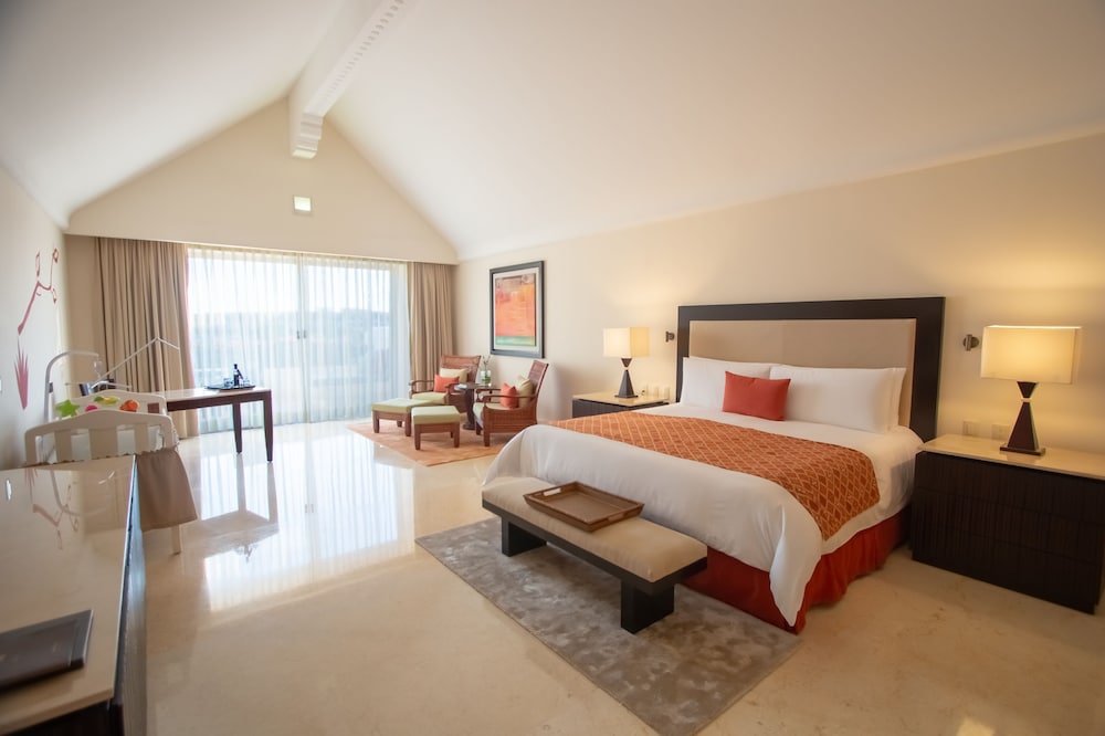 Ambassador At Grand Velas 26/66