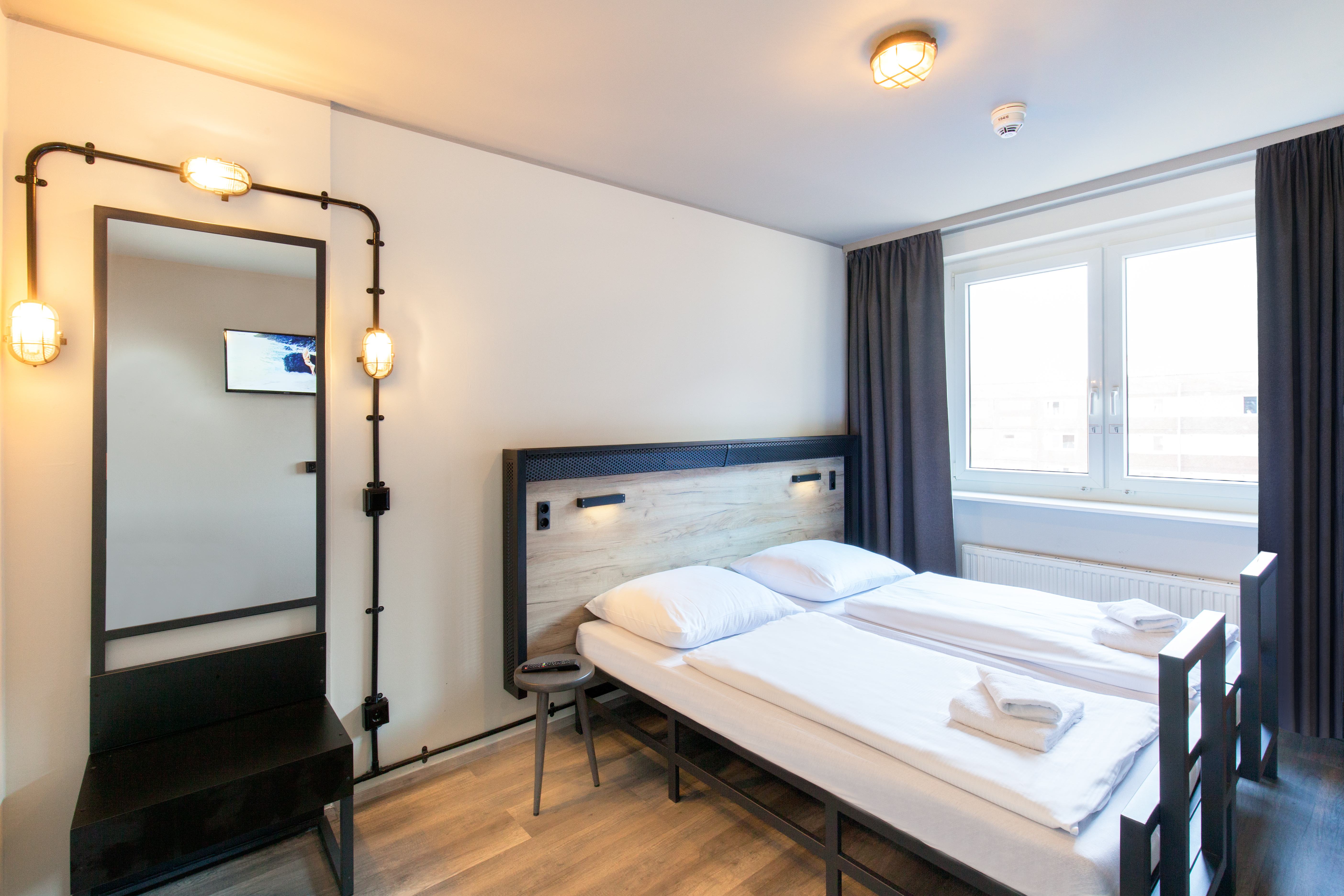 Room, Single