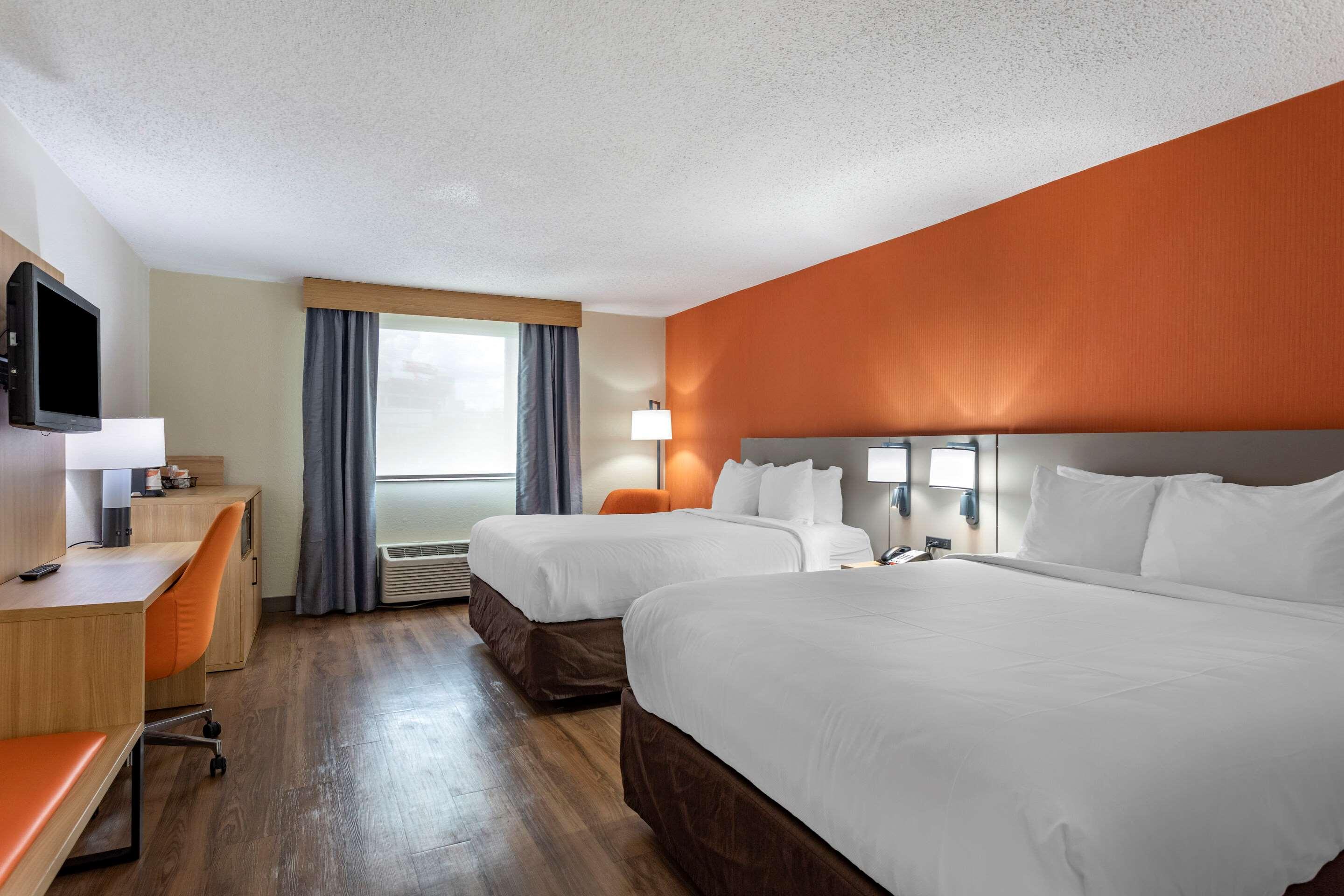 ROOM, 2 KING BEDS