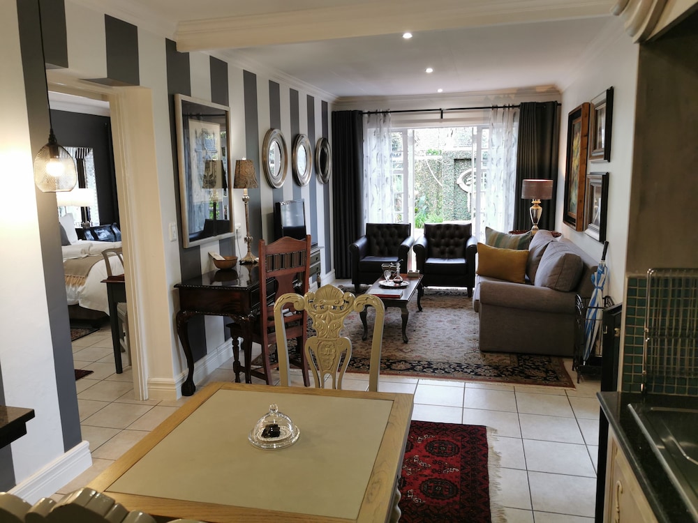 At 98 On Lynburn Guest House 31/50