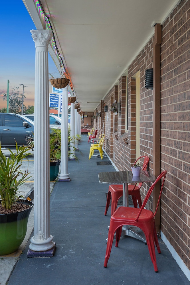 BUCCANEER MOTEL 45/61