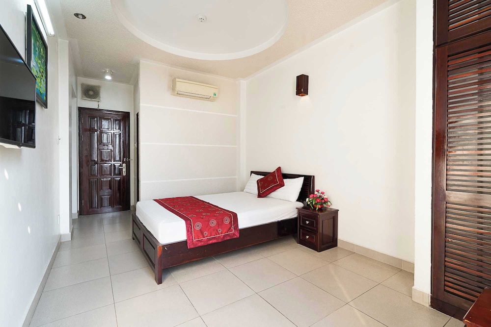 Collection O Dinh Dinh Hotel - Near Tan Son Nhat Airport 25/51
