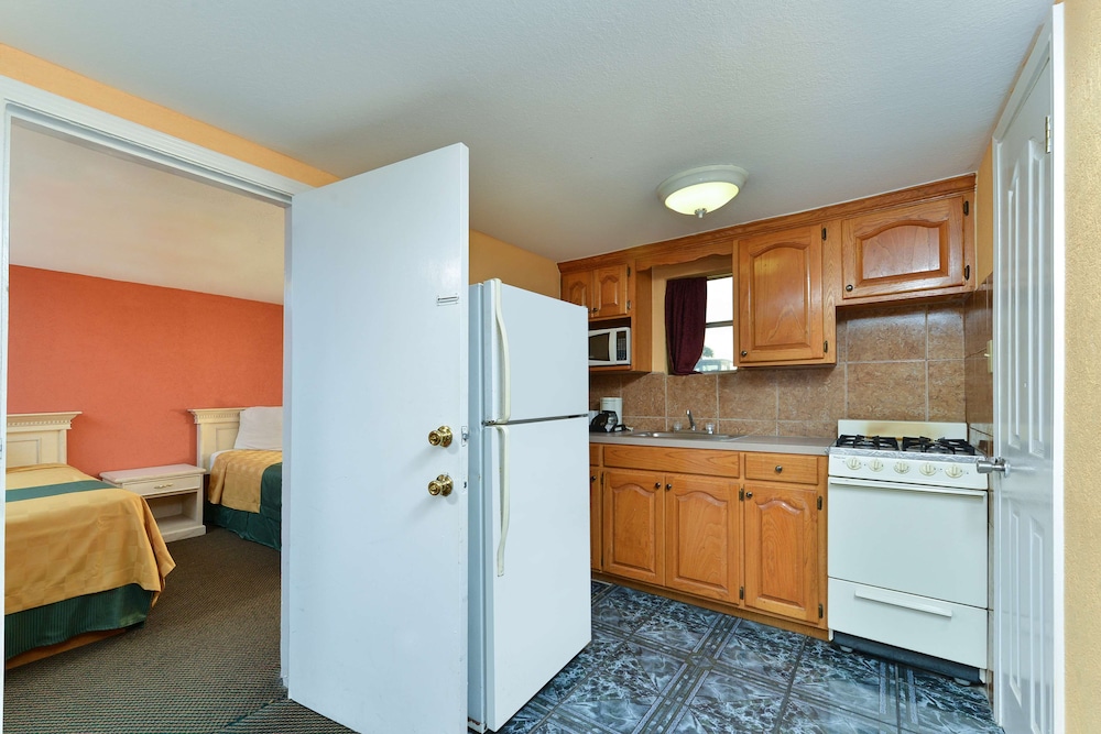 Americas Best Value Inn Port Aransas 10/31