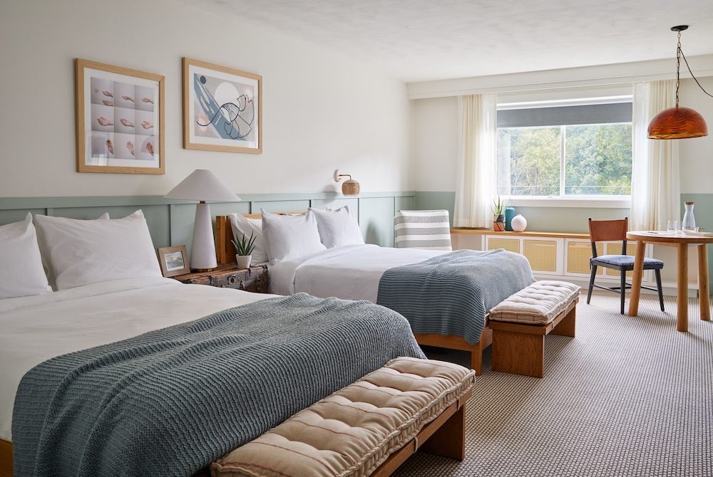 PREMIUM, 2 QUEEN BEDS