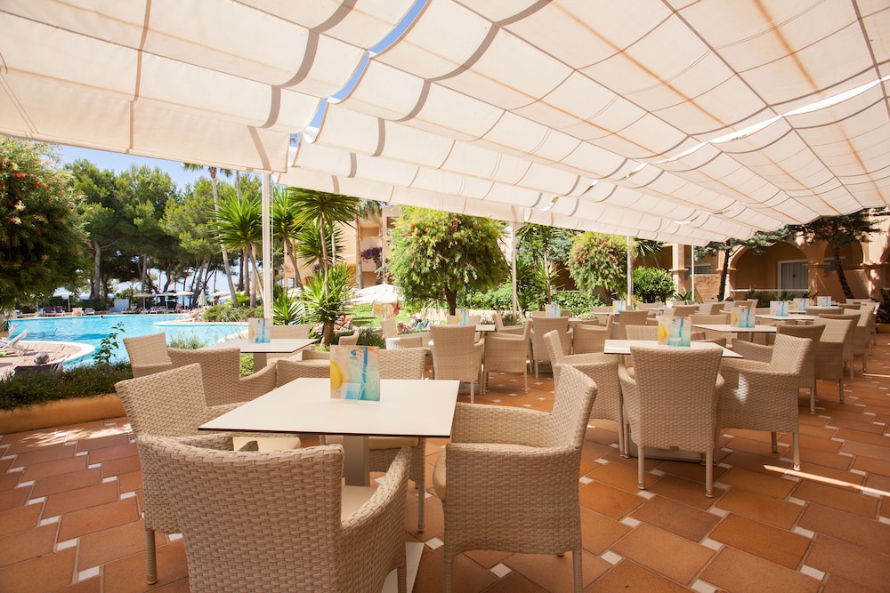 Grupotel Santa Eularia and Spa - Adults Only 39/54