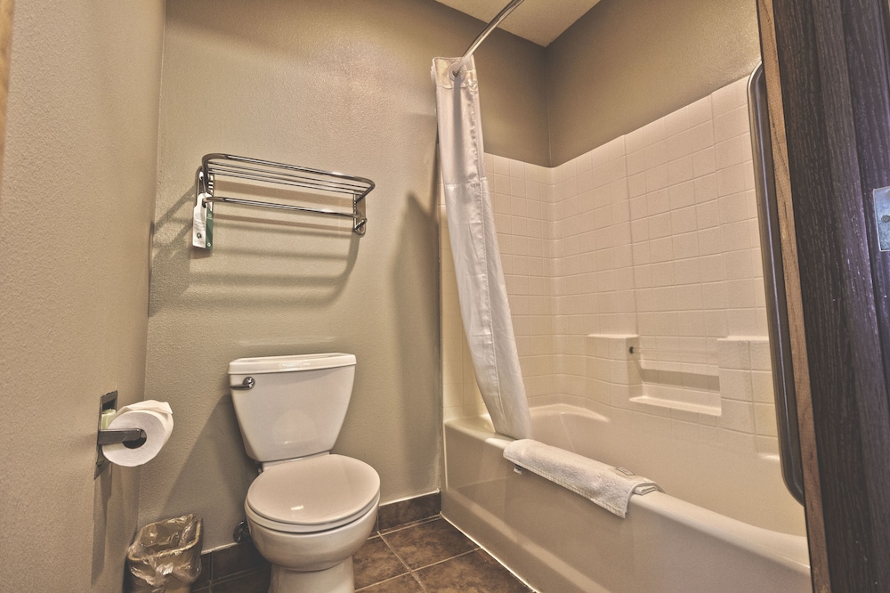 Clarion Inn Kingman I-40 Route 66 16/42