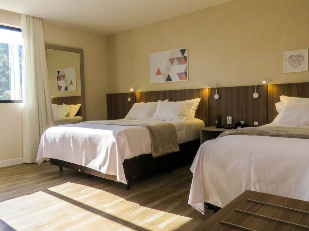 Lefel Hotel 10/46