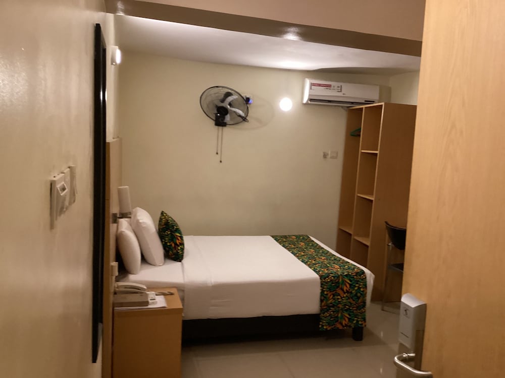 Adis Hotels Ibadan 11/32