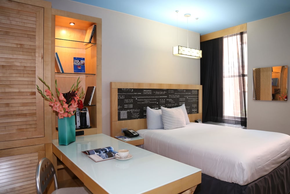 TRYP by Wyndham New York City Times Square Midtown 7/44